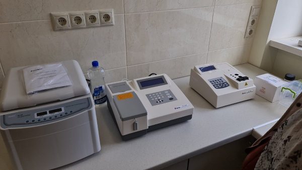 Лабораторні дослідження в ветеринарному центрі Рудий кіт